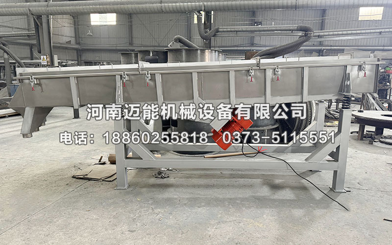 竹纤维直线振动筛发货现场